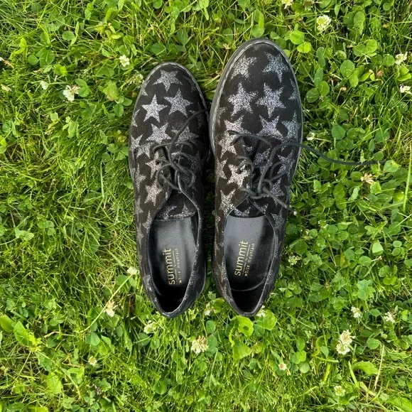 Shoes | Summit By White Mountain Black Silver Star Platform | Poshmark